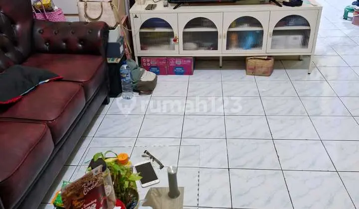 Very Cheap House in Cipondoh, Not Flood-Prone