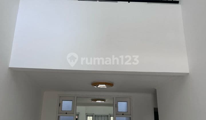 Murah Sekali Rumah Alam Sutera 2 Lantai Rapi Siap Huni