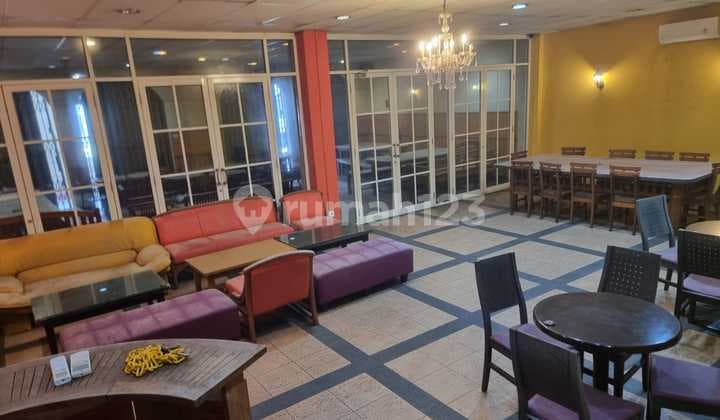 Ruko Gandeng Bekas Coffee Shop Kondisi Sangat Bagus