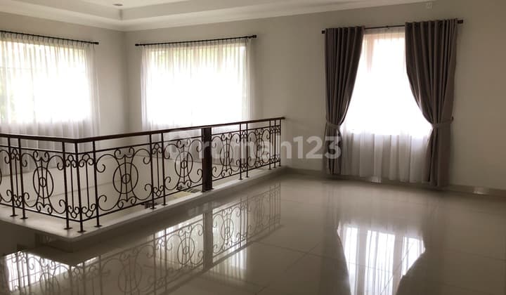 Rumah Emerald Mension Lippo Cikarang Siap Pakai