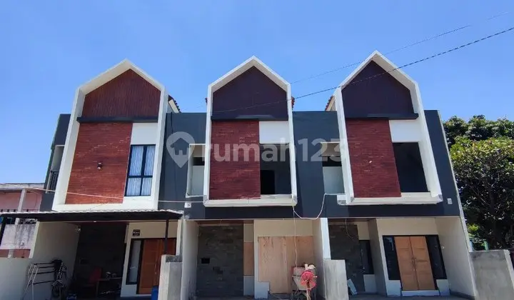 Rumah Siap Huni di Bambu Apus, Jakarta Timur - Dekat Tol & Tmii