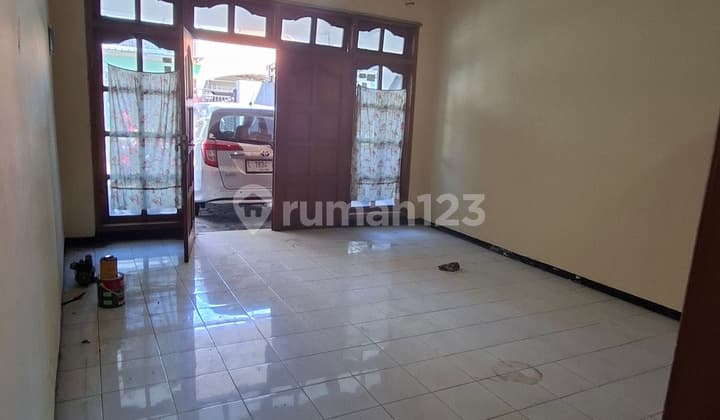 Rumah Nginden Murah Dekat Banyak Kampus dan Pusat Perbelanjaan, Lingkungan Ramah