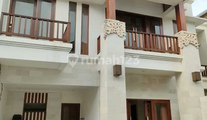 Disewakan Rumah Elite Lingkungan Nyaman One Gate System Lokasi Tukad Balian