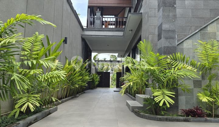 For Sale: Exclusive Villa, Newly Fully Renovated with Rice Field Views in Central Ubud Tourist Area. Strategic Location Near Ubud Palace, Monkey Forest, Junjungan, Lod Tunduh, Peliatan.
