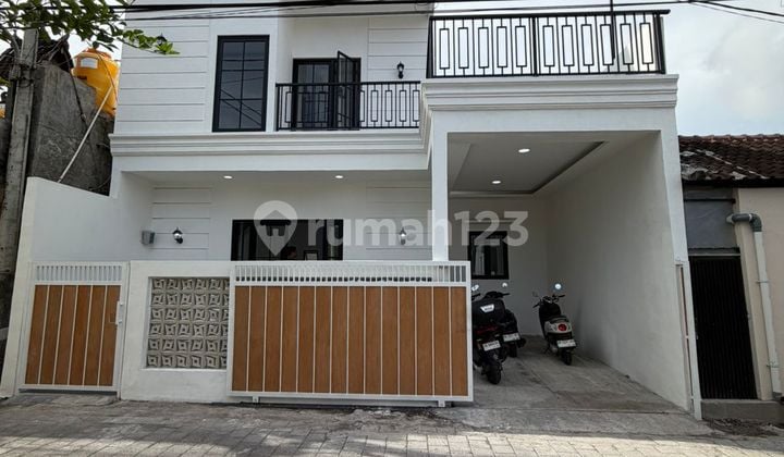 Di Jual Rumah Baru Lantai 2Jl. Pendidikan, Sidakarya.kompleks Perumahanmasuk Dari Jalan Utama Cuma 70-80 Meterone Gate System Lingkungan Nyaman,Aman,,Tenang& Bebas Banjir