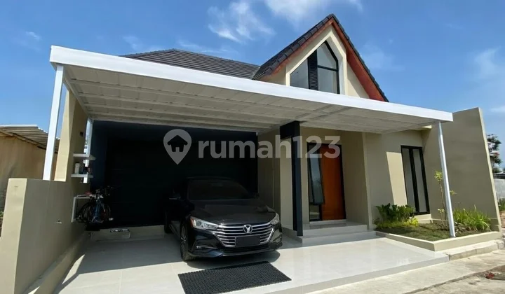 Selli House, Strategic Location Near UNS Campus