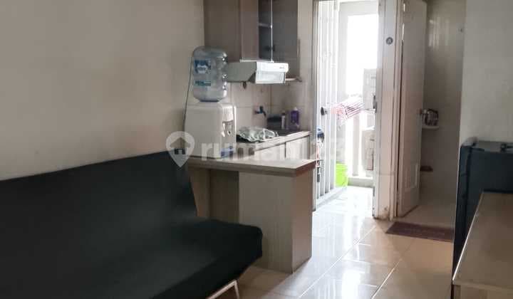 Apartemen 2 Kamar Tidur Semi Furnished Green Bay