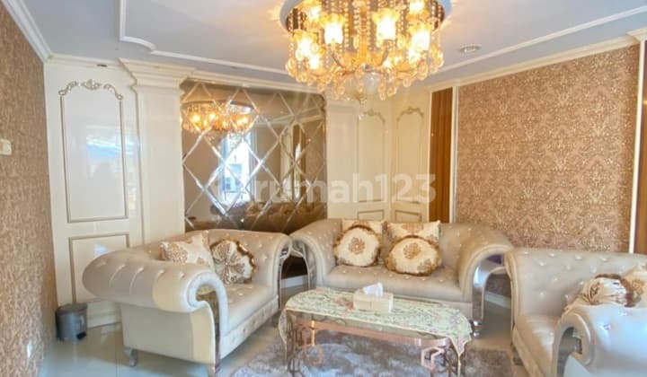 Jual Rumah Mewah 3 Lantai di Jakarta Timur