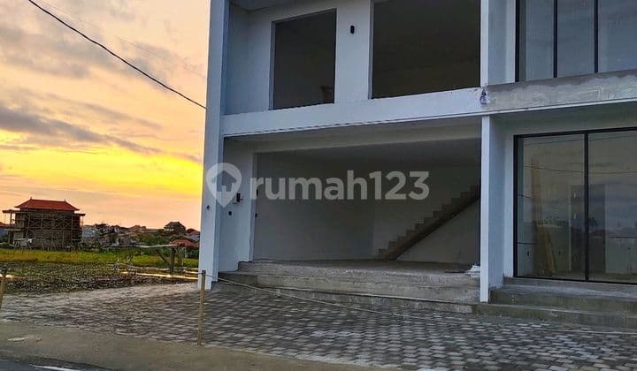 Ruko Disewakan Lantai 2 (8 X 6,5 M) Canggu
