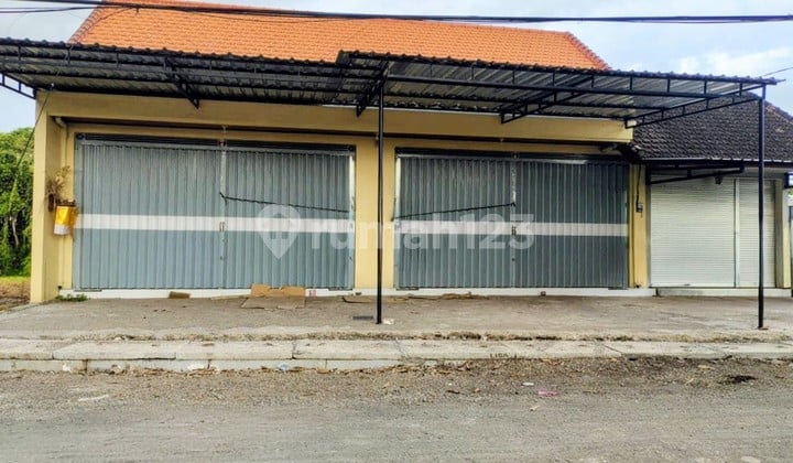 33 M2 Shop at Nuanu Nyanyi