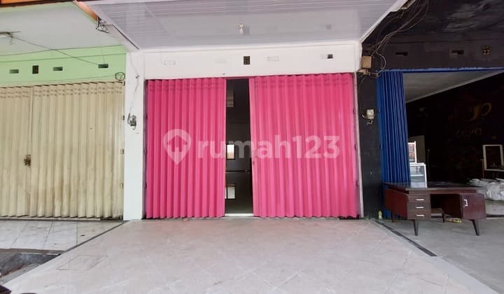 Shop house strategies+spacious parking, roadside, water source