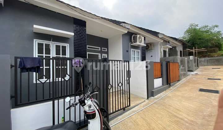 Rumah Siap Huni Akses Mobil Dekat Stasiun