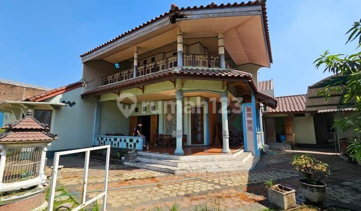 Soponyono Prapen House, Spacious and Suitable for Commercial Use