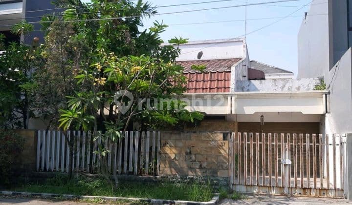 Rumah Manyar Kartika Hitung Tanah Strategis
