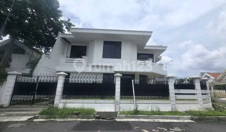 Rumah Hook Dharmahusada Strategis Siap Huni Rumah Hook Dharmahusada Strategis Siap Huni