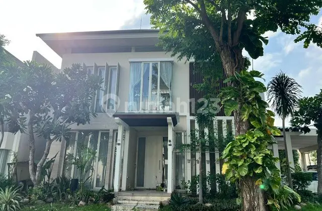 Rumah Pakuwon Indah The Mansion Strategis