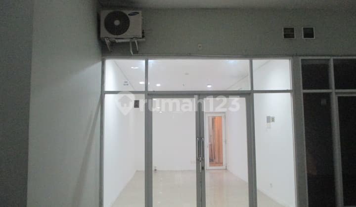 Kios Apartemen Metro Park Dekat Basement Parkiran Lg di Sewakan