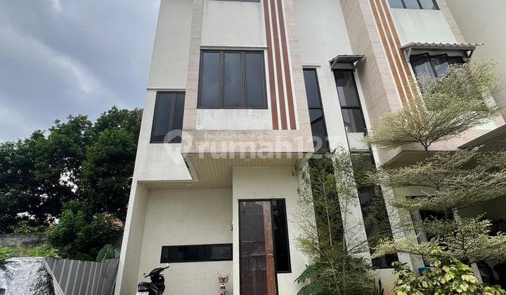 Di Jual Rumah 3 Lantai Siap Huni Di Munjul Cipayung Jakarta Timur
