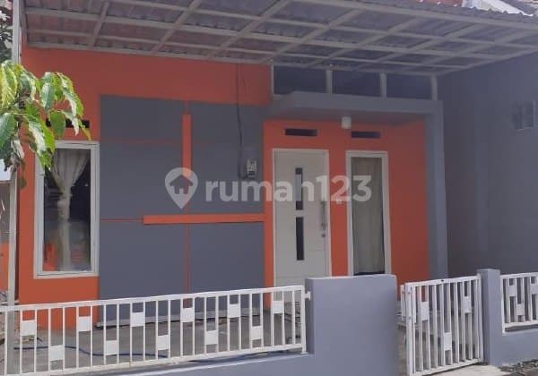 For Rent: Corner House in Merjosari, Lowokwaru, Malang, Near University of Brawijaya