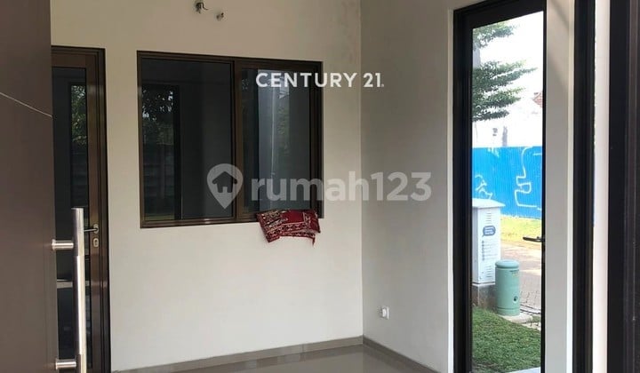 Rumah Hook Siap Huni Hadap Taman di Fortune Graha Raya 4694