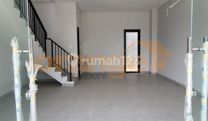Di Sewakan ruko 3 Lantai Di Pusat Bisnis Kota Wisata Cibubur
