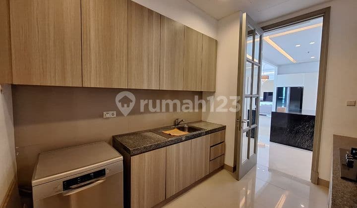 Disewa Apartment Raffles Residence 4 BR Best Price