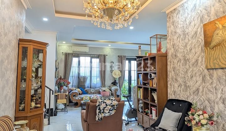 Rumah Mewah Depan Taman Citra Gran Cibubur