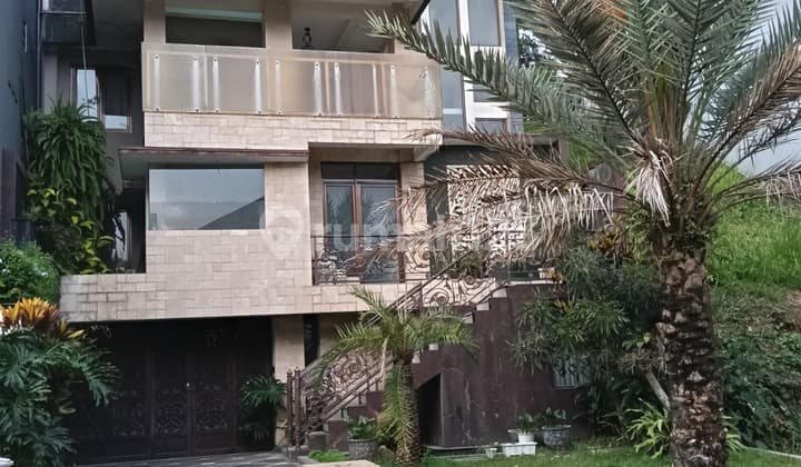Dijual Rumah Luxury di Setiabudi Kota Bndung
