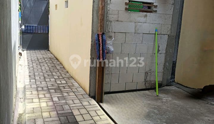 Active Boarding House in the Sambikerep Area of West Surabaya