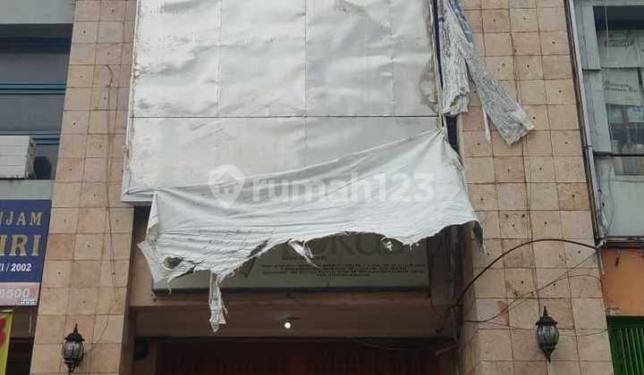 Ruko 3 Lantai Lokasi Strategis Di Jalan Tidar