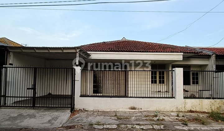 Ready-to-Occupy House in the Strategic Area of Darmo Permai Surabaya