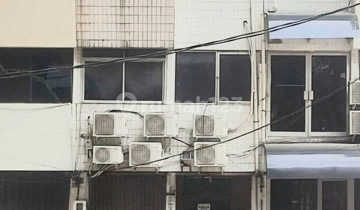 For Rent: 4-Storey Strategic Shop House on Jl. Kyai Maja, Kebayoran Baru - Bonus 5 AC Units