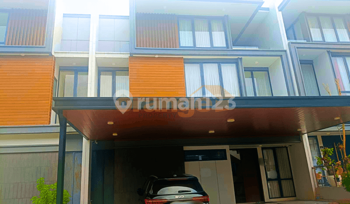 Di Jual Rumah 3 Lantai Dekat Pusat Bisnis di Kota Wisata Cibubur