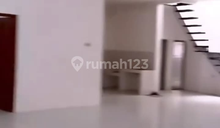 Rumah 1 Lantai Setengah Angke Tambora