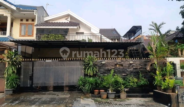 Dijual Rumah 3 Lantai Puri Cinere, Depok