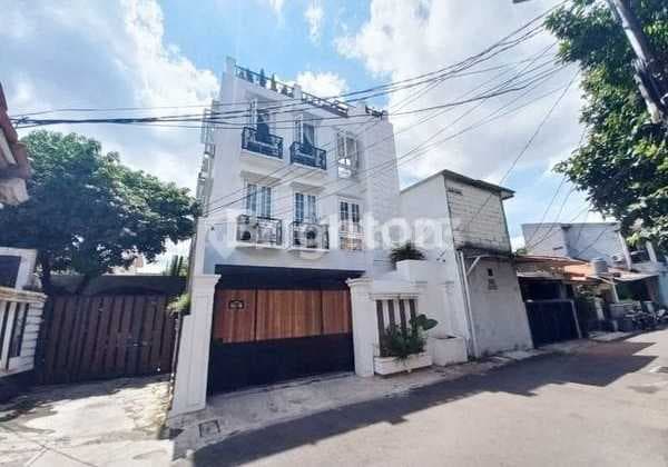 Luxury 3-Storey House + Rooftop Garden, West Pejaten
