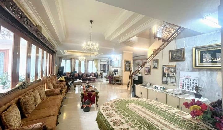 Rumah Mewah Sektor 1 Bintaro, Jakarta Selatan