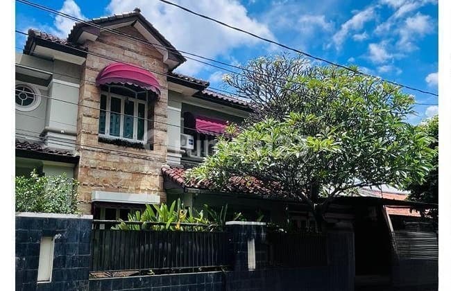 Rumah Di Komplek Perhubungan Udara, Cempaka Putih Jakarta Pusat