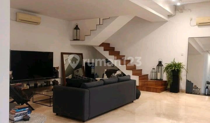 Rumah Mewah Full Furnished Di Bambu Apus