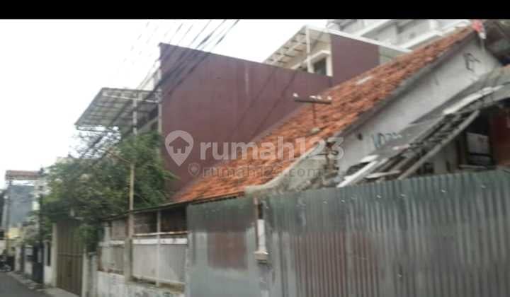 Rumah Lama di Petojo, Jakarta Pusat! Lokasi Strategis, Dekat dengan Pusat Kota dan Fasilitas Umum. , Harga Kompetitif! Hubungi Kami untuk Info Lebih Lanjut!