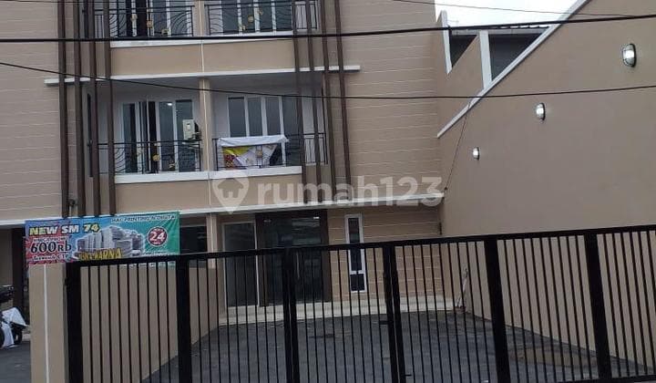 Sewa Ruko Bagus Siap Pakai di Kebon Jeruk Jakarta Barat