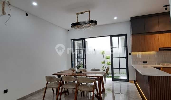 Rumah Model Kontemporer Modern di Kencana Loka Bsd (Free Kitchen Set )