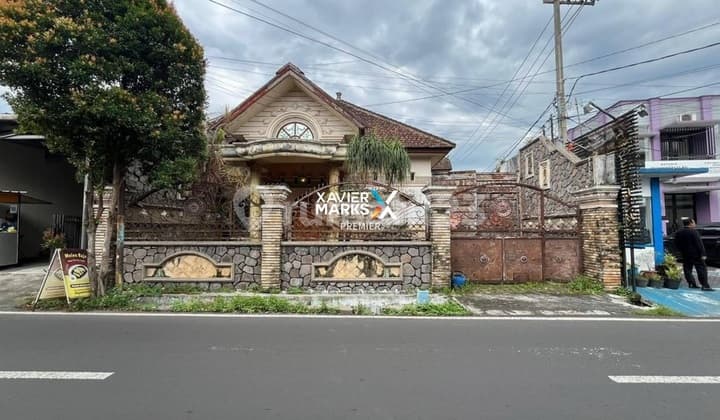 For Sale House and Warehouse Location Central Malang City