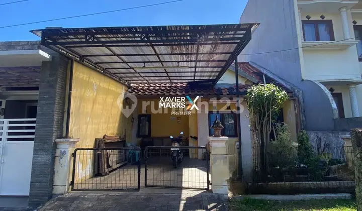 Ready-to-Occupy House in an Elite Area of Araya Malang