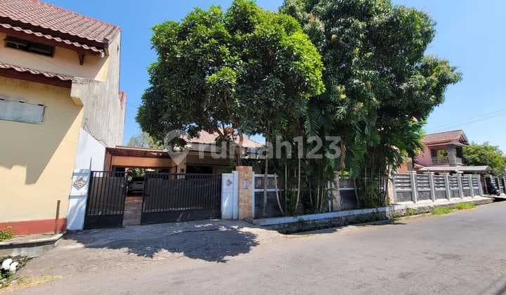Rumah Besar dan Asri di Pusat Kartasura Sukoharjo