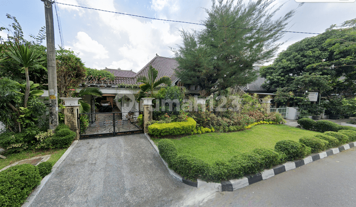 Rumah Mewah Strategis di Tengah Kota Yogyakarta