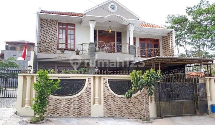 Rumah Mewah dan Besar di Sawunggaling Banyumanik