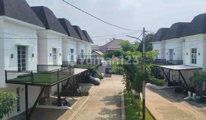 Miliki Hunian Impian dengan Desain Klasik Modern di Lokasi Super Strategis!