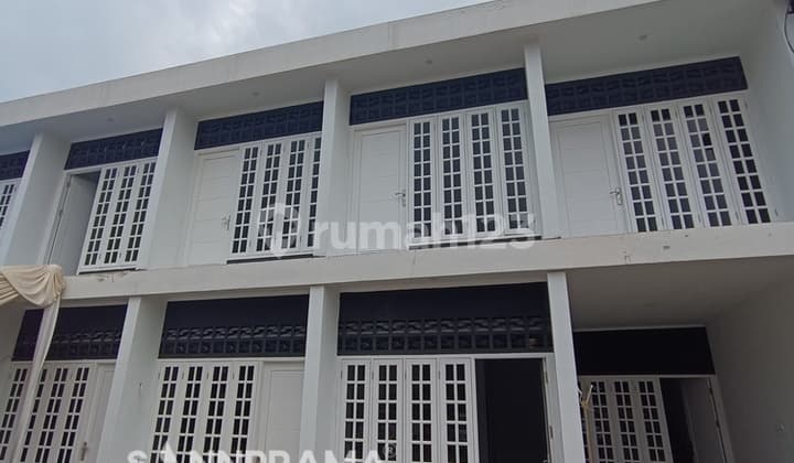 Stop Kontrak! Punya Rumah 2 Lantai Di Jaktim Cuma 300 Jutaan, Dekat Pusat Bisnis!