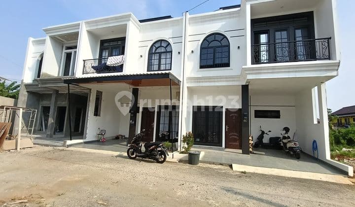 Rumah Klasik 2 Lantai Cuma 900 Juta! Fasilitas Lengkap Lokasi Emas Dekat Pintu Tol Cisalak